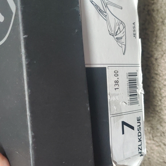 Brown suede heels - Picture 2 of 5